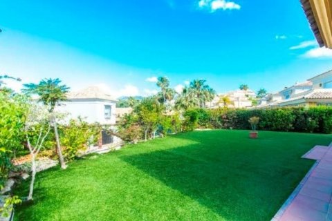 Villa till salu i Marbella, Malaga, Spanien 3 sovrum, 206 kvm. Nr. 50254 - foto 15