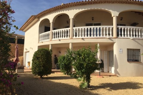 Villa till salu i La Nucia, Alicante, Spanien 5 sovrum, 295 kvm. Nr. 49889 - foto 2