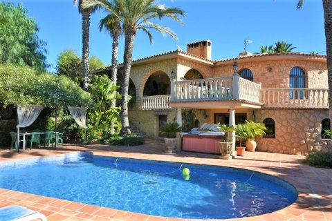 Villa till salu i La Nucia, Alicante, Spanien 6 sovrum, 450 kvm. Nr. 50310 - foto 1