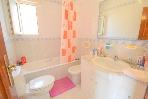 Villa till salu Cabo Roig, Alicante, Spanien 3 sovrum, 100 kvm. Nr. 50393 - foto 8