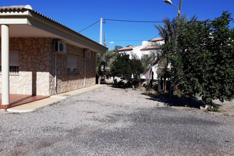 Villa till salu i Alfaix, Almeria, Spanien 4 sovrum, 497 kvm. Nr. 50166 - foto 4