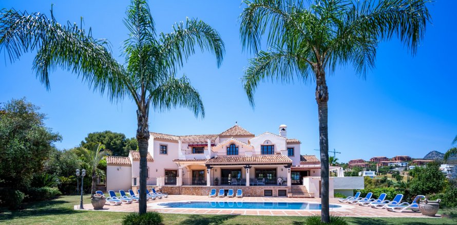Villa i Cancelada, Malaga, Spanien 9 sovrum, 728 kvm. Nr. 53535