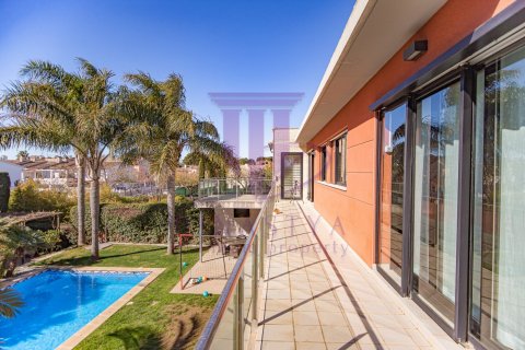 Villa till salu i Vilafortuny, Tarragona, Spanien 4 sovrum, 350 kvm. Nr. 53647 - foto 1