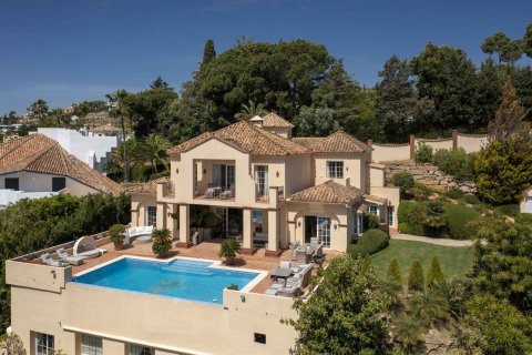 Villa till salu i El Paraiso, Malaga, Spanien 5 sovrum, 779 kvm. Nr. 53534 - foto 1