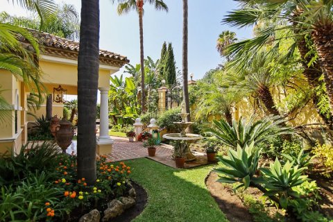 Villa till salu i El Paraiso, Malaga, Spanien 5 sovrum, 953 kvm. Nr. 53418 - foto 14