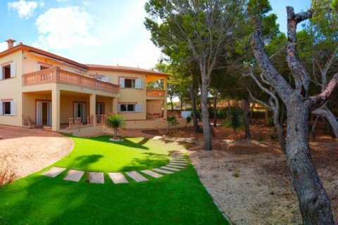 Villa till salu i Nova Santa Ponsa, Mallorca, Spanien 5 sovrum, 423 kvm. Nr. 53651 - foto 1