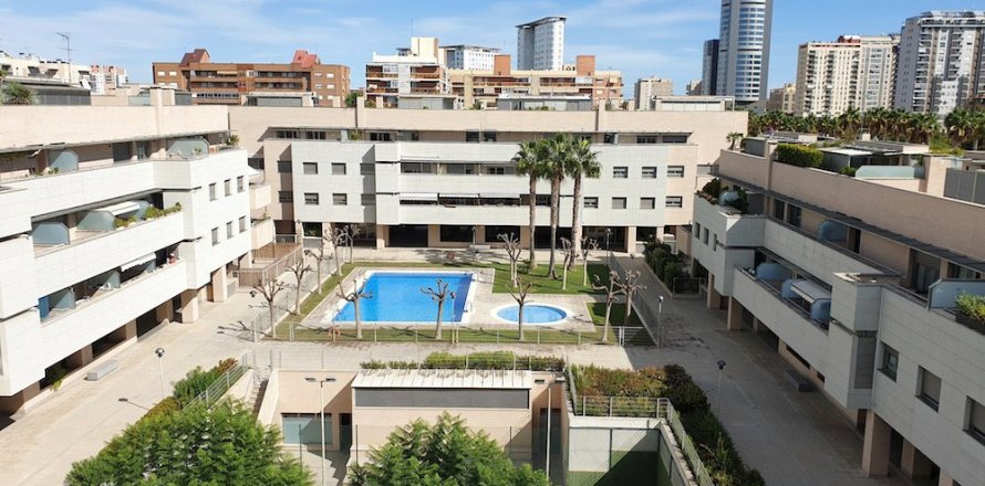 Lägenhet i Valencia, Spanien 4 sovrum, 250 kvm. Nr. 53914