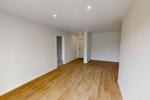 Lägenhet till salu Barcelona, Spanien 3 sovrum, 74 kvm. Nr. 57368 - foto 14
