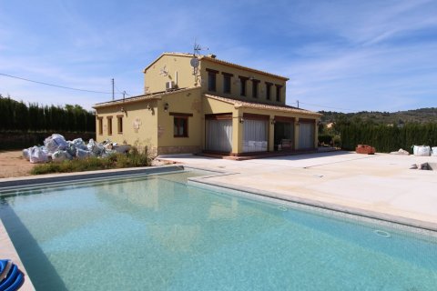 Villa till salu Benissa, Alicante, Spanien 5 sovrum, 272 kvm. Nr. 24862 - foto 1