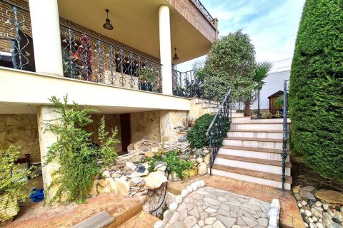 Villa till salu i Ciudad Quesada, Alicante, Spanien 5 sovrum, 364 kvm. Nr. 58996 - foto 10