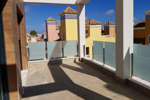 Villa till salu i San Miguel de Salinas, Alicante, Spanien 4 sovrum, 239 kvm. Nr. 58210 - foto 10