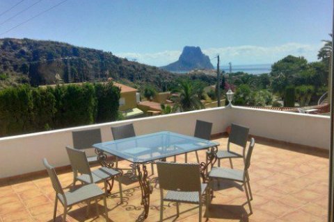 Villa till salu i Calpe, Alicante, Spanien 4 sovrum, 256 kvm. Nr. 58359 - foto 2