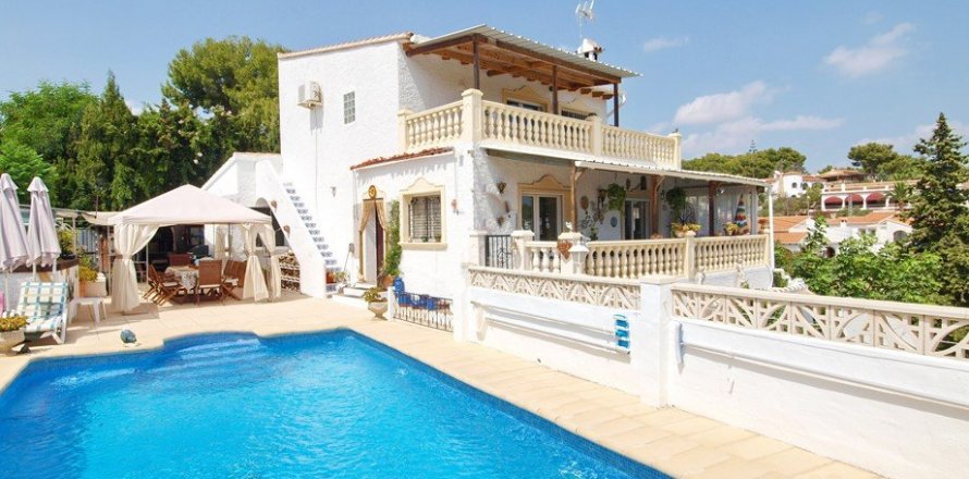 Villa i Benissa, Alicante, Spanien 3 sovrum, 239 kvm. Nr. 58447