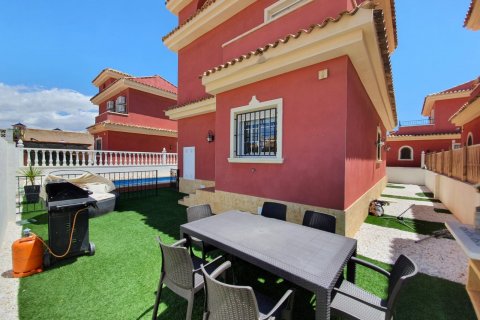Villa till salu i La Zenia, Alicante, Spanien 3 sovrum, 100 kvm. Nr. 58420 - foto 3