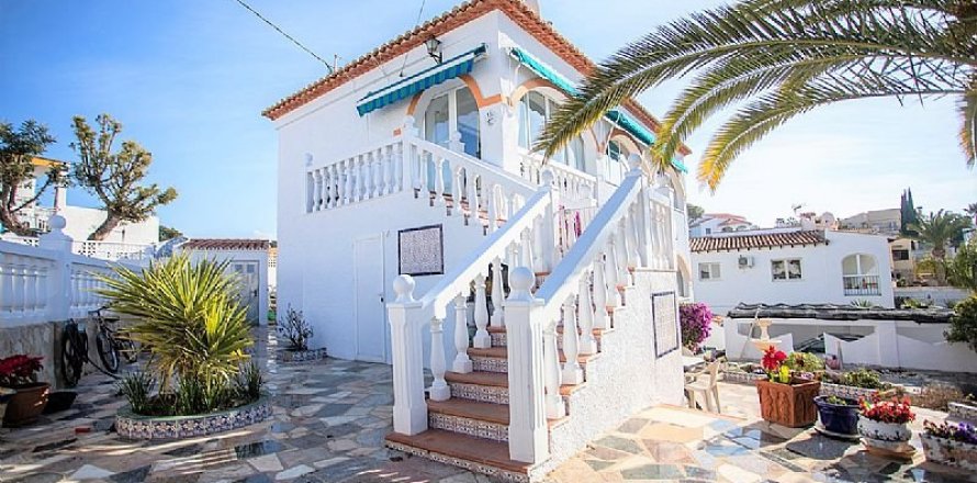 Villa i Calpe, Alicante, Spanien 7 sovrum, 200 kvm. Nr. 58650