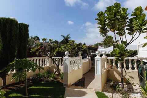 Villa till salu i Adeje, Tenerife, Spanien 5 sovrum, 321 kvm. Nr. 57825 - foto 7