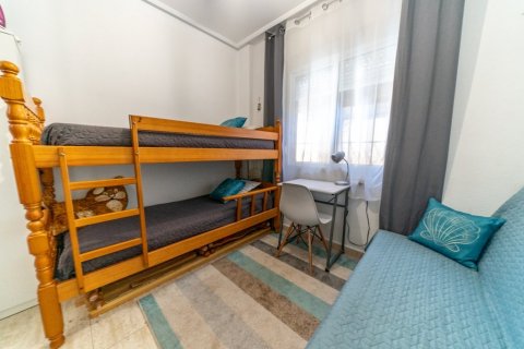 Radhus till salu i Torrevieja, Alicante, Spanien 3 sovrum, 75 kvm. Nr. 58409 - foto 9