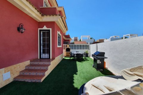 Villa till salu i La Zenia, Alicante, Spanien 3 sovrum, 100 kvm. Nr. 58420 - foto 4