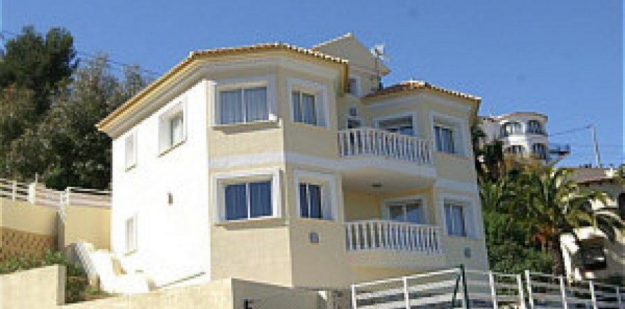Villa i Calpe, Alicante, Spanien 3 sovrum, 150 kvm. Nr. 59008
