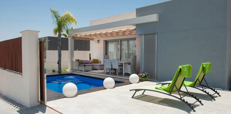 Villa i Los Montesinos, Alicante, Spanien 3 sovrum, 81 kvm. Nr. 58441