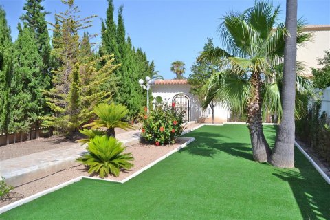 Villa till salu i Calpe, Alicante, Spanien 5 sovrum, 460 kvm. Nr. 58357 - foto 4