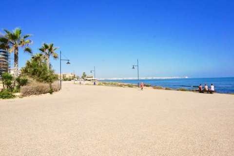 Lägenhet till salu i Punta Prima, Alicante, Spanien 2 sovrum, 80 kvm. Nr. 58436 - foto 1