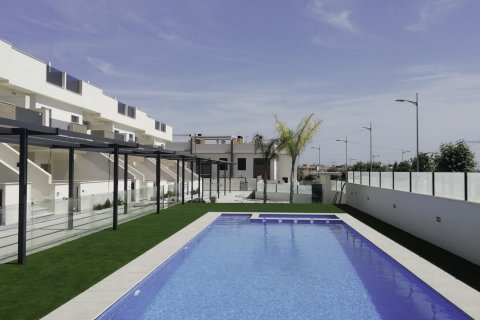 Bungalow till salu i Pilar de la Horadada, Alicante, Spanien 2 sovrum, 78 kvm. Nr. 58986 - foto 1