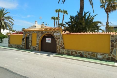 Villa till salu i Torrevieja, Alicante, Spanien 4 sovrum, 180 kvm. Nr. 58320 - foto 3