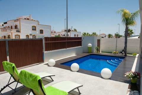 Villa till salu i Los Montesinos, Alicante, Spanien 3 sovrum, 81 kvm. Nr. 58441 - foto 5