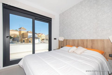 Villa till salu i San Miguel de Salinas, Alicante, Spanien 3 sovrum, 155 kvm. Nr. 9462 - foto 12