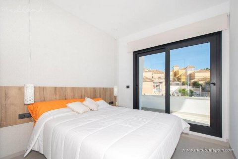 Villa till salu i San Miguel de Salinas, Alicante, Spanien 3 sovrum, 155 kvm. Nr. 9462 - foto 9