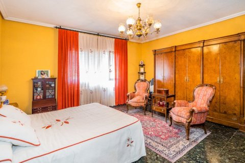 Villa till salu i Santo Domingo, Madrid, Spanien 5 sovrum, 337 kvm. Nr. 62135 - foto 25