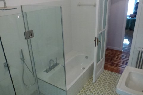 Apartment for rent in Madrid, Spain 4 bedrooms, 270 sq.m. No. 1686 - photo 15