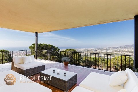 Villa for sale in Cabrils, Barcelona, Spain 6 bedrooms, 690 sq.m. No. 8841 - photo 19
