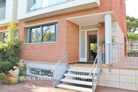 Townhouse for sale in Gava, Barcelona, Spain 3 bedrooms, 240 sq.m. No. 8680 - photo 8