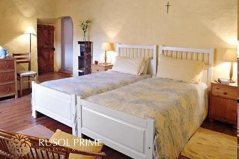 Finca for sale in Gava, Barcelona, Spain 8 bedrooms, 1000 sq.m. No. 8833 - photo 7
