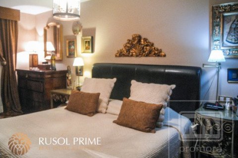 Apartment for sale in Madrid, Spain 7 bedrooms, 550 sq.m. No. 8926 - photo 3