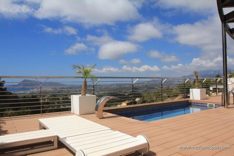 Villa for sale in Altea, Alicante, Spain 5 bedrooms, 238 sq.m. No. 9283 - photo 1
