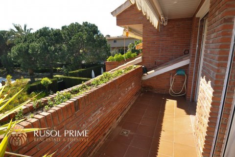 Townhouse for sale in Gava, Barcelona, Spain 4 bedrooms, 290 sq.m. No. 8743 - photo 3