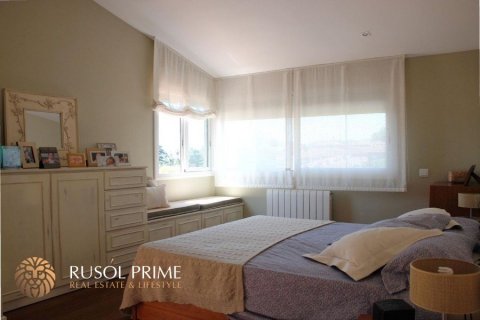 Villa for sale in Alella, Barcelona, Spain 4 bedrooms, 307 sq.m. No. 8747 - photo 1
