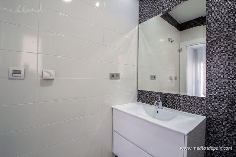 Villa for sale in Villamartin, Alicante, Spain 3 bedrooms, 84 sq.m. No. 9224 - photo 15