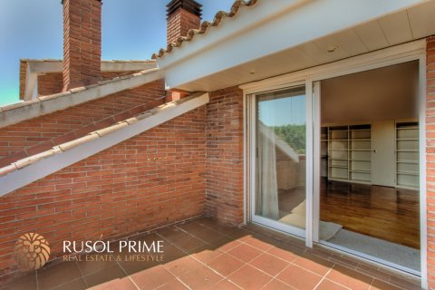 Townhouse for sale in Gava, Barcelona, Spain 4 bedrooms, 290 sq.m. No. 8943 - photo 9