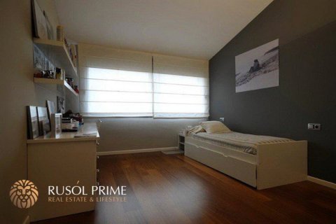 Villa for sale in Caldes d'Estrac, Barcelona, Spain 4 bedrooms, 400 sq.m. No. 8776 - photo 5