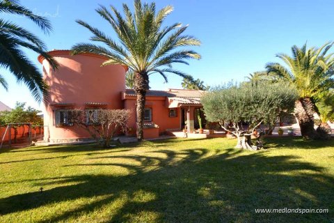 Villa for sale in Torrevieja, Alicante, Spain 6 bedrooms, 558 sq.m. No. 9383 - photo 1