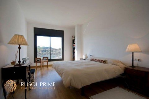 Villa for sale in Caldes d'Estrac, Barcelona, Spain 4 bedrooms, 350 sq.m. No. 8754 - photo 7