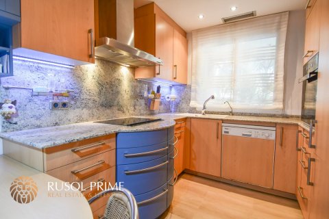 Townhouse for sale in Gava, Barcelona, Spain 4 bedrooms, 292 sq.m. No. 8949 - photo 12