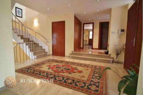 Villa for sale in Castelldefels, Barcelona, Spain 6 bedrooms, 580 sq.m. No. 8837 - photo 13
