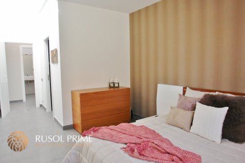 Villa for sale in Castelldefels, Barcelona, Spain 5 bedrooms, 450 sq.m. No. 8861 - photo 19