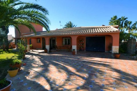 Villa for sale in Torrevieja, Alicante, Spain 6 bedrooms, 558 sq.m. No. 9383 - photo 2