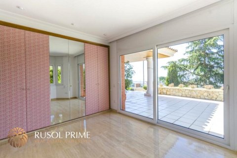 Villa for sale in Cabrils, Barcelona, Spain 5 bedrooms, 762 sq.m. No. 8686 - photo 19